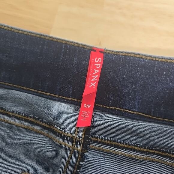 Spanx Distressed Denim Leggings Jeans Medium Wash Size Small Pull-On Compression - Picture 3 of 10